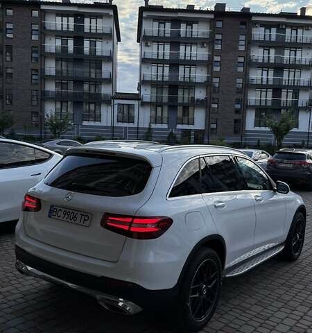Мерседес ГЛЦ-Класс 2017 в Львове на Automoto.ua Белый Мерседес ГЛЦ-Класс, объемом двигателя 2 л и пробегом 121 тыс. км за 24500 $, фото 2 на Automoto.ua
