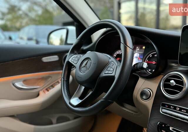 Мерседес ГЛЦ-Класс 2017 в Киеве на Automoto.ua Белый Мерседес ГЛЦ-Класс, объемом двигателя 2.14 л и пробегом 57 тыс. км за 36999 $, фото 22 на Automoto.ua