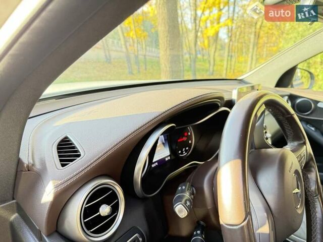 Білий Мерседес ГЛЦ-Клас, об'ємом двигуна 2.14 л та пробігом 164 тис. км за 25500 $, фото 10 на Automoto.ua