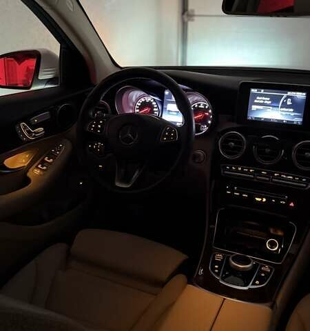 Мерседес ГЛЦ-Класс 2017 в Львове на Automoto.ua Белый Мерседес ГЛЦ-Класс, объемом двигателя 2 л и пробегом 121 тыс. км за 24500 $, фото 16 на Automoto.ua