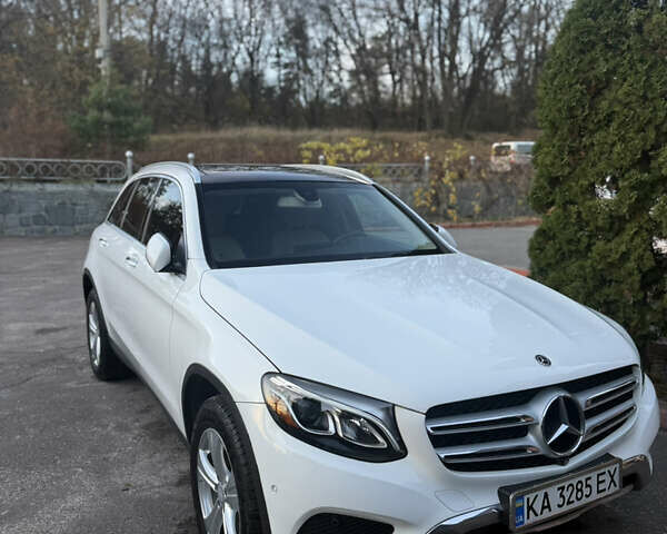 Белый Мерседес ГЛЦ-Класс, объемом двигателя 1.99 л и пробегом 119 тыс. км за 32000 $, фото 4 на Automoto.ua