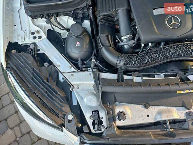 Білий Мерседес ГЛЦ-Клас, об'ємом двигуна 1.99 л та пробігом 103 тис. км за 26400 $, фото 11 на Automoto.ua