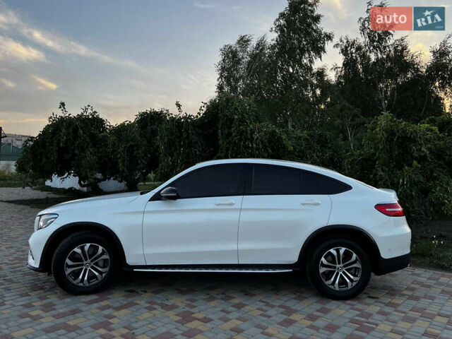 Белый Мерседес ГЛЦ-Класс, объемом двигателя 1.99 л и пробегом 68 тыс. км за 35800 $, фото 12 на Automoto.ua