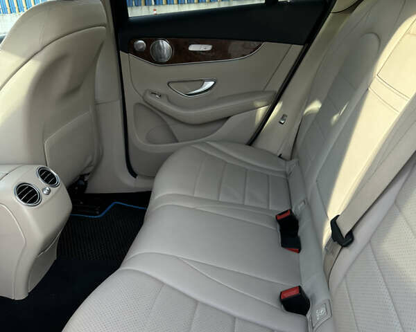 Белый Мерседес ГЛЦ-Класс, объемом двигателя 1.99 л и пробегом 157 тыс. км за 28200 $, фото 18 на Automoto.ua