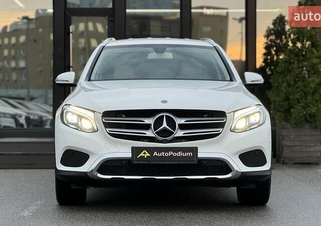 Мерседес ГЛЦ-Класс 2017 в Киеве на Automoto.ua Белый Мерседес ГЛЦ-Класс, объемом двигателя 2.14 л и пробегом 57 тыс. км за 36999 $, фото 1 на Automoto.ua