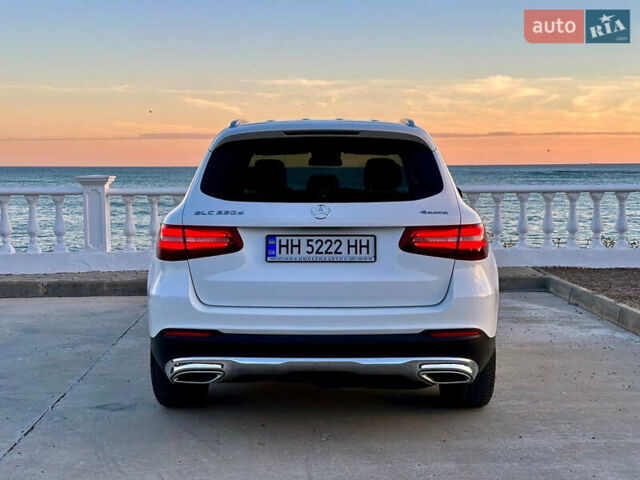Белый Мерседес ГЛЦ-Класс, объемом двигателя 2.2 л и пробегом 190 тыс. км за 28599 $, фото 2 на Automoto.ua