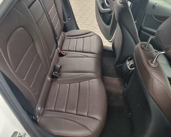 Білий Мерседес ГЛЦ-Клас, об'ємом двигуна 2.14 л та пробігом 61 тис. км за 33400 $, фото 9 на Automoto.ua