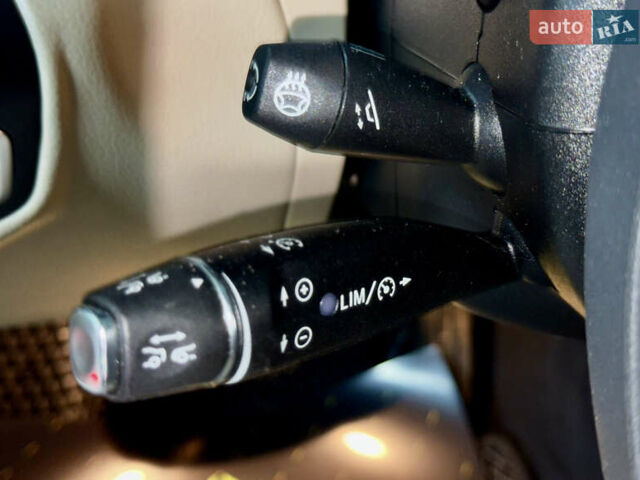 Белый Мерседес ГЛЦ-Класс, объемом двигателя 2 л и пробегом 153 тыс. км за 39999 $, фото 9 на Automoto.ua