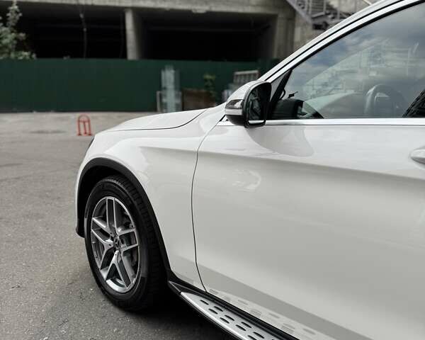 Мерседес ГЛЦ-Класс 2017 в Киеве на Automoto.ua Белый Мерседес ГЛЦ-Класс, объемом двигателя 2.14 л и пробегом 98 тыс. км за 39500 $, фото 13 на Automoto.ua