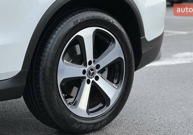 Мерседес ГЛЦ-Класс 2017 в Киеве на Automoto.ua Белый Мерседес ГЛЦ-Класс, объемом двигателя 2.14 л и пробегом 57 тыс. км за 36999 $, фото 8 на Automoto.ua