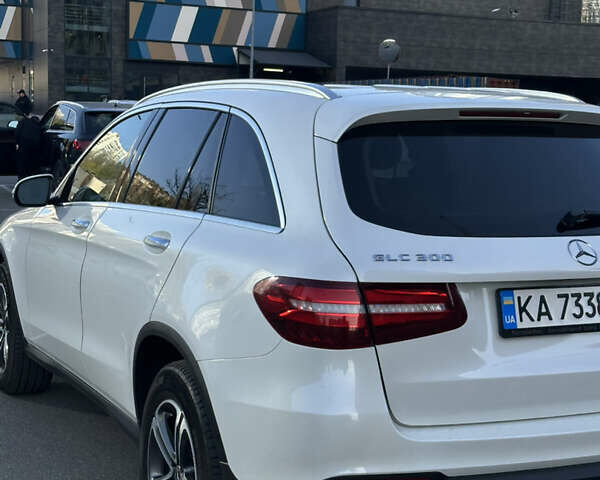 Белый Мерседес ГЛЦ-Класс, объемом двигателя 1.99 л и пробегом 157 тыс. км за 28200 $, фото 7 на Automoto.ua
