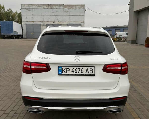 Белый Мерседес ГЛЦ-Класс, объемом двигателя 2.14 л и пробегом 140 тыс. км за 29000 $, фото 2 на Automoto.ua