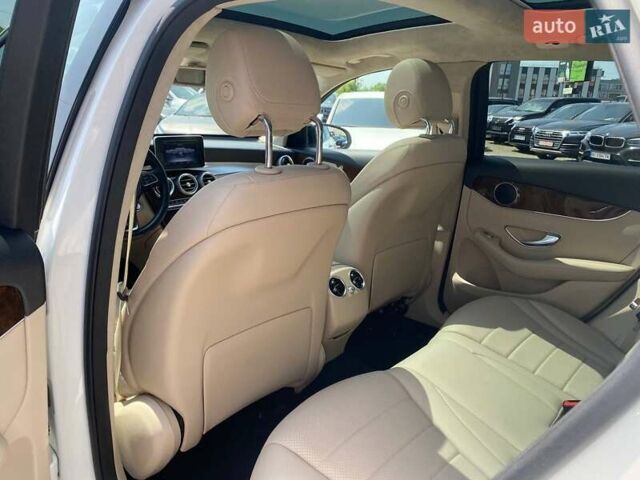 Белый Мерседес ГЛЦ-Класс, объемом двигателя 1.99 л и пробегом 53 тыс. км за 33500 $, фото 21 на Automoto.ua