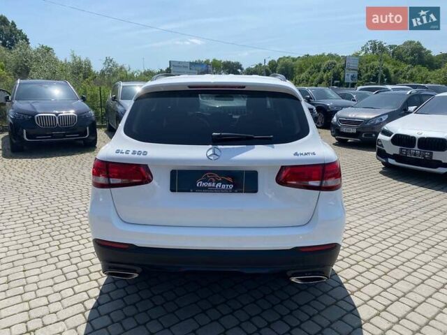 Белый Мерседес ГЛЦ-Класс, объемом двигателя 1.99 л и пробегом 53 тыс. км за 33500 $, фото 5 на Automoto.ua