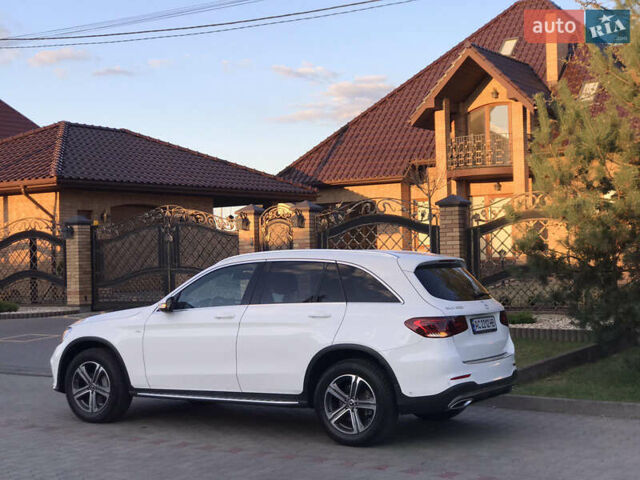 Белый Мерседес ГЛЦ-Класс, объемом двигателя 2 л и пробегом 77 тыс. км за 33000 $, фото 50 на Automoto.ua