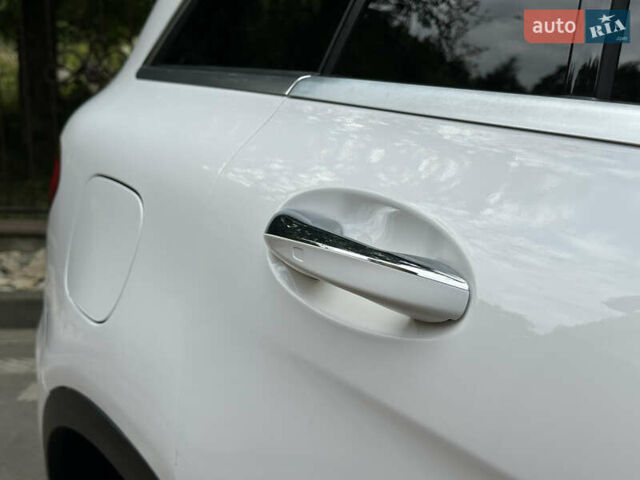 Білий Мерседес ГЛЦ-Клас, об'ємом двигуна 2 л та пробігом 182 тис. км за 22800 $, фото 38 на Automoto.ua