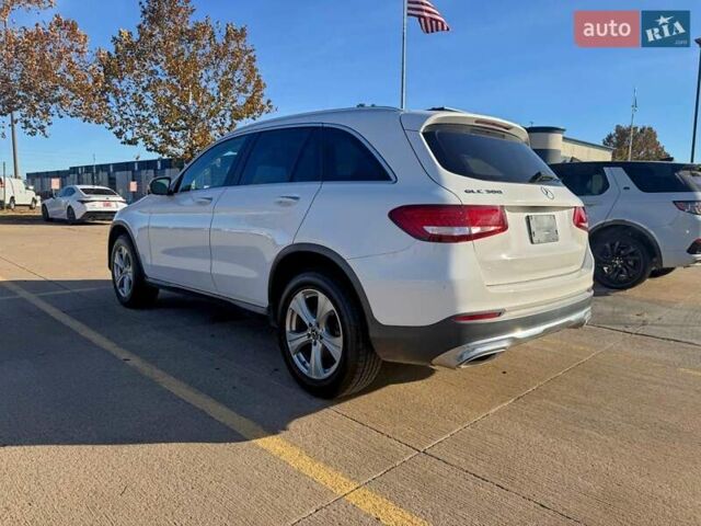 Белый Мерседес ГЛЦ-Класс, объемом двигателя 2 л и пробегом 190 тыс. км за 8300 $, фото 2 на Automoto.ua