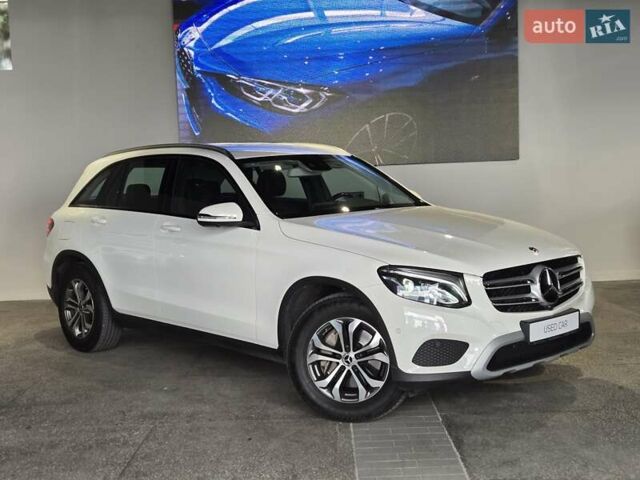 Белый Мерседес ГЛЦ-Класс, объемом двигателя 2.14 л и пробегом 47 тыс. км за 33500 $, фото 2 на Automoto.ua