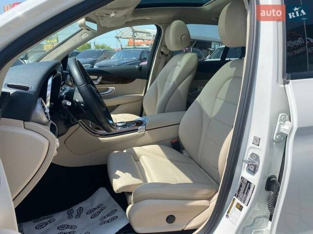 Белый Мерседес ГЛЦ-Класс, объемом двигателя 1.99 л и пробегом 53 тыс. км за 33500 $, фото 18 на Automoto.ua