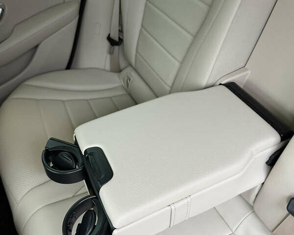 Белый Мерседес ГЛЦ-Класс, объемом двигателя 2.14 л и пробегом 55 тыс. км за 35700 $, фото 35 на Automoto.ua