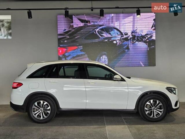 Белый Мерседес ГЛЦ-Класс, объемом двигателя 2.14 л и пробегом 47 тыс. км за 33500 $, фото 4 на Automoto.ua