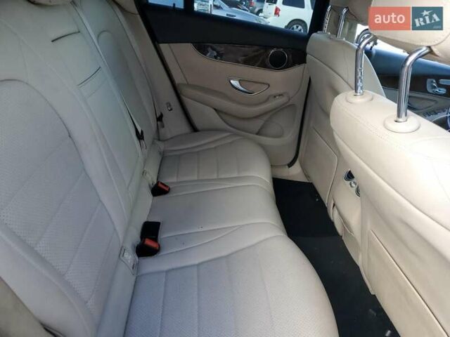 Белый Мерседес ГЛЦ-Класс, объемом двигателя 1.99 л и пробегом 97 тыс. км за 6000 $, фото 10 на Automoto.ua