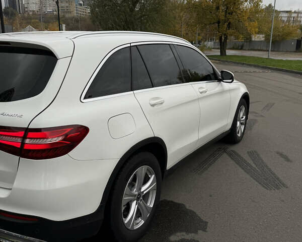 Белый Мерседес ГЛЦ-Класс, объемом двигателя 2.14 л и пробегом 55 тыс. км за 35700 $, фото 4 на Automoto.ua