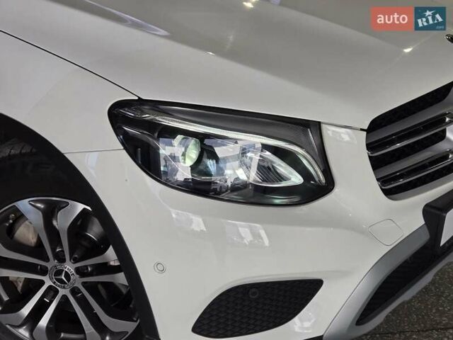Белый Мерседес ГЛЦ-Класс, объемом двигателя 2.14 л и пробегом 47 тыс. км за 33500 $, фото 3 на Automoto.ua