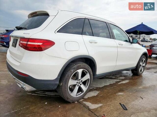 Білий Мерседес ГЛЦ-Клас, об'ємом двигуна 1.99 л та пробігом 50 тис. км за 9000 $, фото 3 на Automoto.ua
