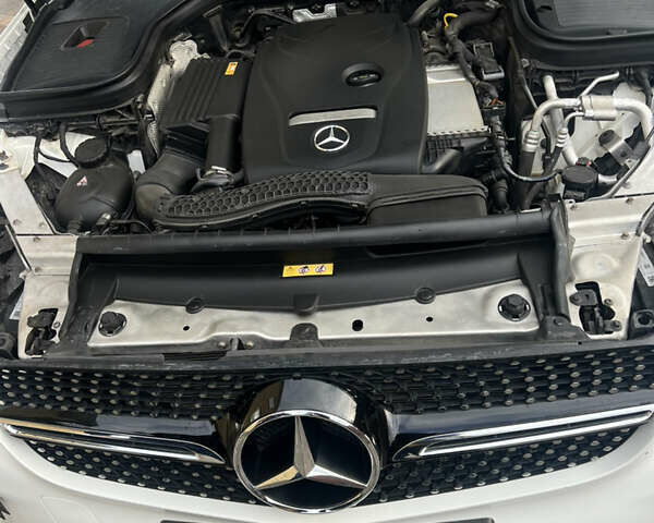 Белый Мерседес ГЛЦ-Класс, объемом двигателя 2 л и пробегом 115 тыс. км за 32500 $, фото 16 на Automoto.ua