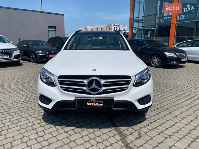 Белый Мерседес ГЛЦ-Класс, объемом двигателя 1.99 л и пробегом 53 тыс. км за 33500 $, фото 1 на Automoto.ua