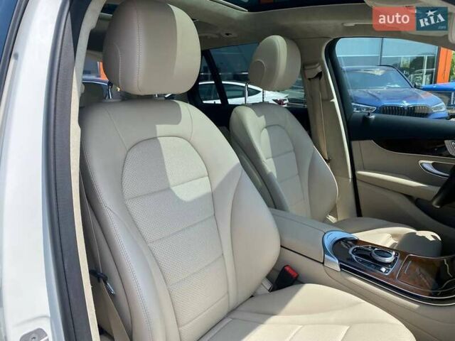 Белый Мерседес ГЛЦ-Класс, объемом двигателя 1.99 л и пробегом 53 тыс. км за 33500 $, фото 25 на Automoto.ua