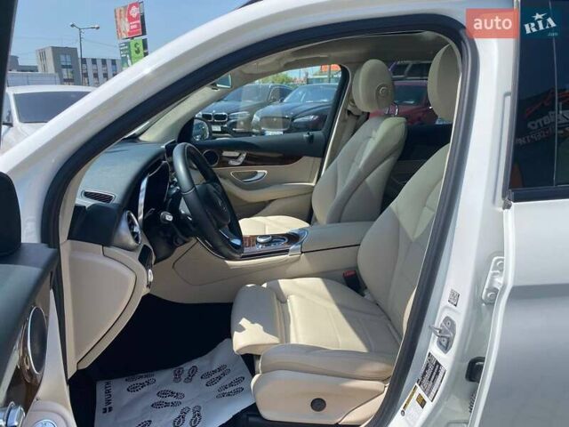 Белый Мерседес ГЛЦ-Класс, объемом двигателя 1.99 л и пробегом 53 тыс. км за 33500 $, фото 10 на Automoto.ua