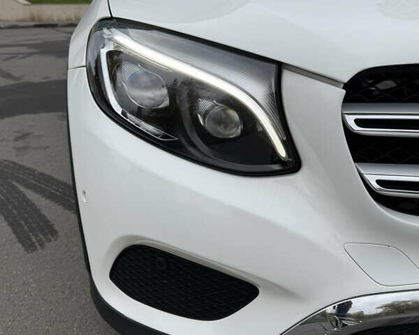 Белый Мерседес ГЛЦ-Класс, объемом двигателя 2.14 л и пробегом 55 тыс. км за 35700 $, фото 49 на Automoto.ua