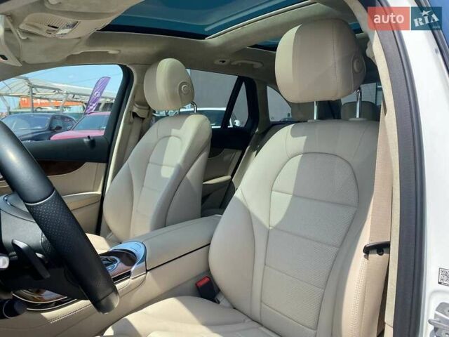 Белый Мерседес ГЛЦ-Класс, объемом двигателя 1.99 л и пробегом 53 тыс. км за 33500 $, фото 19 на Automoto.ua