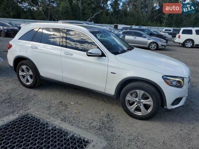 Белый Мерседес ГЛЦ-Класс, объемом двигателя 1.99 л и пробегом 97 тыс. км за 6000 $, фото 3 на Automoto.ua