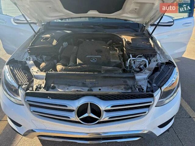 Белый Мерседес ГЛЦ-Класс, объемом двигателя 2 л и пробегом 190 тыс. км за 8300 $, фото 6 на Automoto.ua