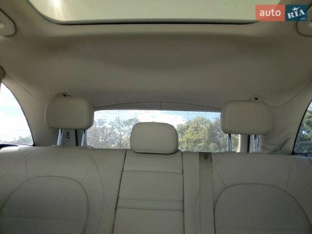 Белый Мерседес ГЛЦ-Класс, объемом двигателя 1.99 л и пробегом 97 тыс. км за 6000 $, фото 9 на Automoto.ua