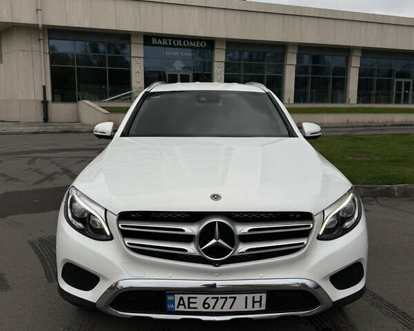 Белый Мерседес ГЛЦ-Класс, объемом двигателя 2.14 л и пробегом 55 тыс. км за 35700 $, фото 2 на Automoto.ua