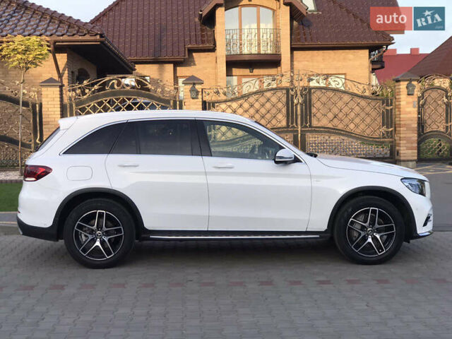 Белый Мерседес ГЛЦ-Класс, объемом двигателя 2 л и пробегом 77 тыс. км за 33000 $, фото 19 на Automoto.ua