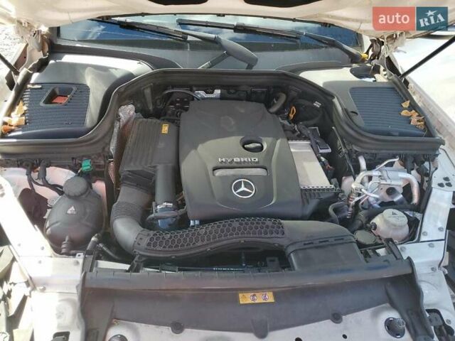 Белый Мерседес ГЛЦ-Класс, объемом двигателя 1.99 л и пробегом 97 тыс. км за 6000 $, фото 11 на Automoto.ua