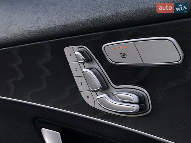 Белый Мерседес ГЛЦ-Класс, объемом двигателя 2 л и пробегом 77 тыс. км за 33000 $, фото 12 на Automoto.ua