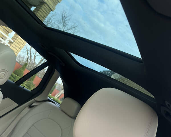 Белый Мерседес ГЛЦ-Класс, объемом двигателя 2 л и пробегом 115 тыс. км за 32500 $, фото 13 на Automoto.ua