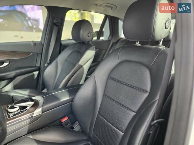 Белый Мерседес ГЛЦ-Класс, объемом двигателя 2.14 л и пробегом 47 тыс. км за 33500 $, фото 10 на Automoto.ua