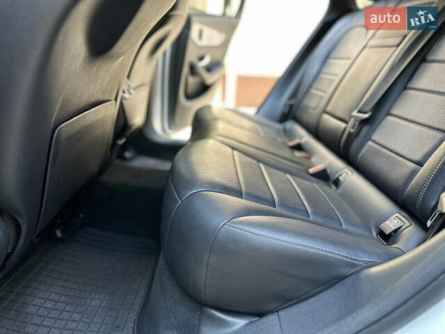 Білий Мерседес ГЛЦ-Клас, об'ємом двигуна 2 л та пробігом 182 тис. км за 22800 $, фото 119 на Automoto.ua