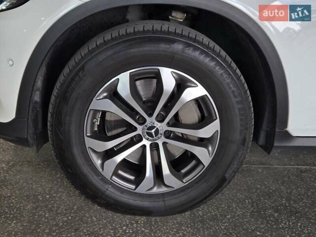 Белый Мерседес ГЛЦ-Класс, объемом двигателя 2.14 л и пробегом 47 тыс. км за 33500 $, фото 6 на Automoto.ua