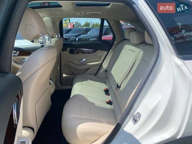 Белый Мерседес ГЛЦ-Класс, объемом двигателя 1.99 л и пробегом 53 тыс. км за 33500 $, фото 20 на Automoto.ua