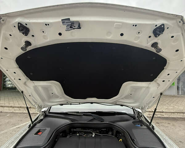 Белый Мерседес ГЛЦ-Класс, объемом двигателя 2.14 л и пробегом 55 тыс. км за 35700 $, фото 50 на Automoto.ua