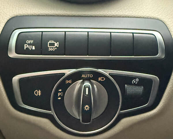 Белый Мерседес ГЛЦ-Класс, объемом двигателя 2.14 л и пробегом 55 тыс. км за 35700 $, фото 13 на Automoto.ua