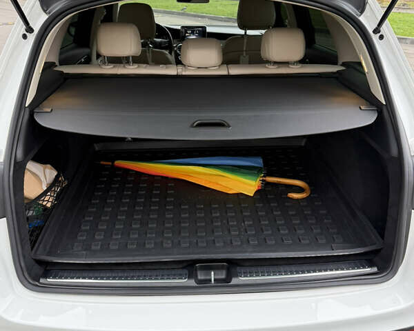 Белый Мерседес ГЛЦ-Класс, объемом двигателя 2.14 л и пробегом 55 тыс. км за 35700 $, фото 9 на Automoto.ua